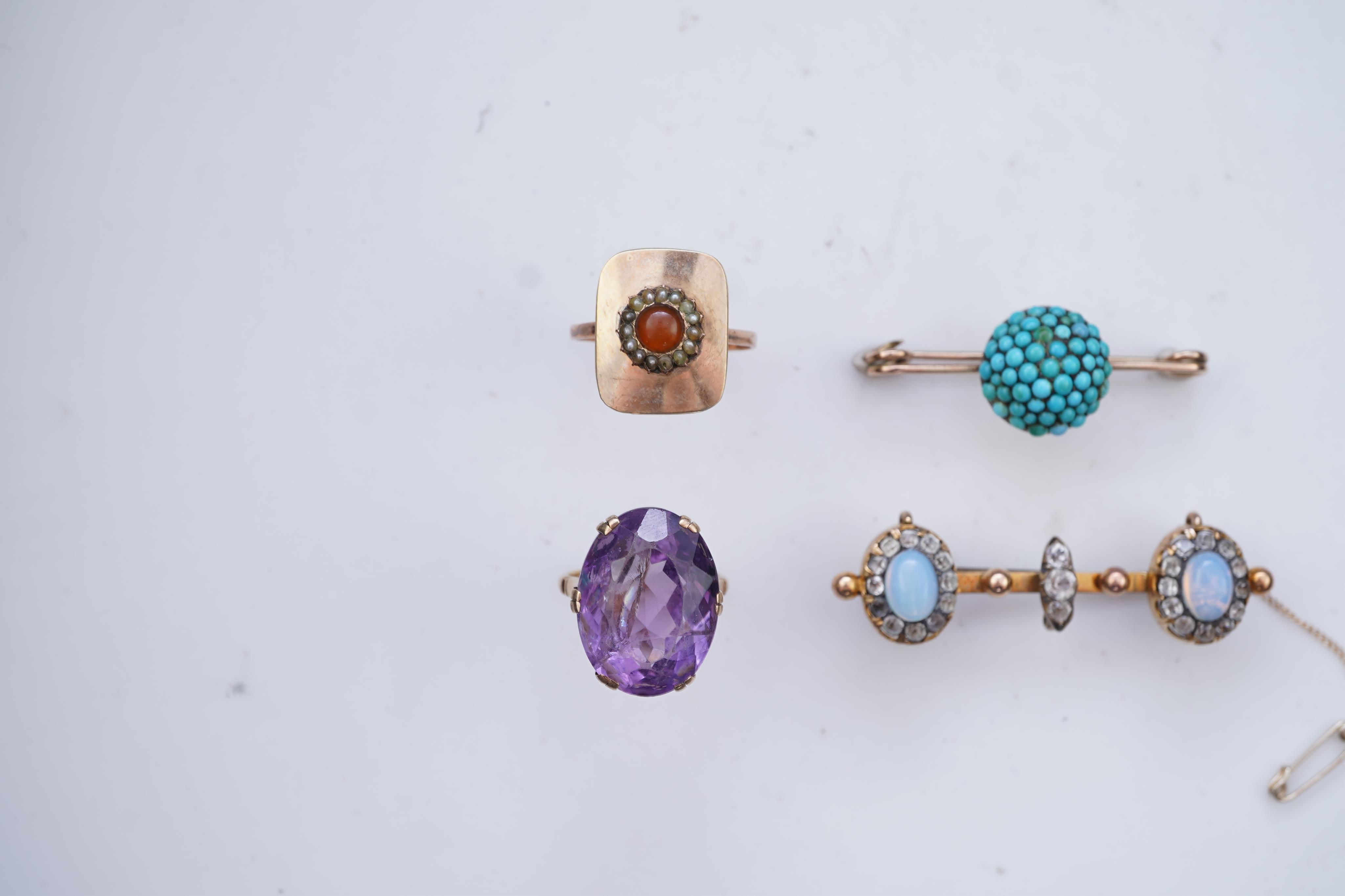 A collection of jewellery
